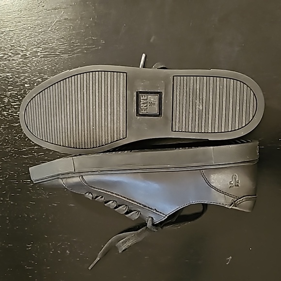 FRYE Low Lace Shoe, Size 7.5, Never Worn - Picture 5 of 8